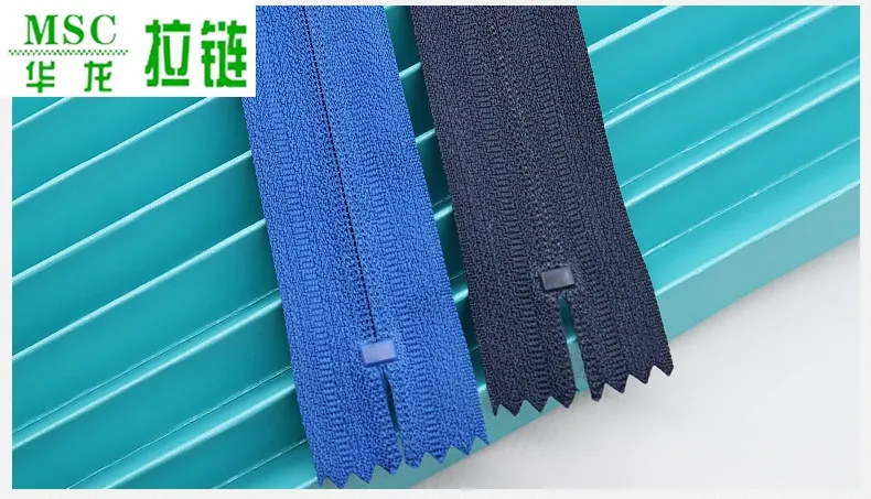 #5 Customized Nylon Reversed Open End Zipper