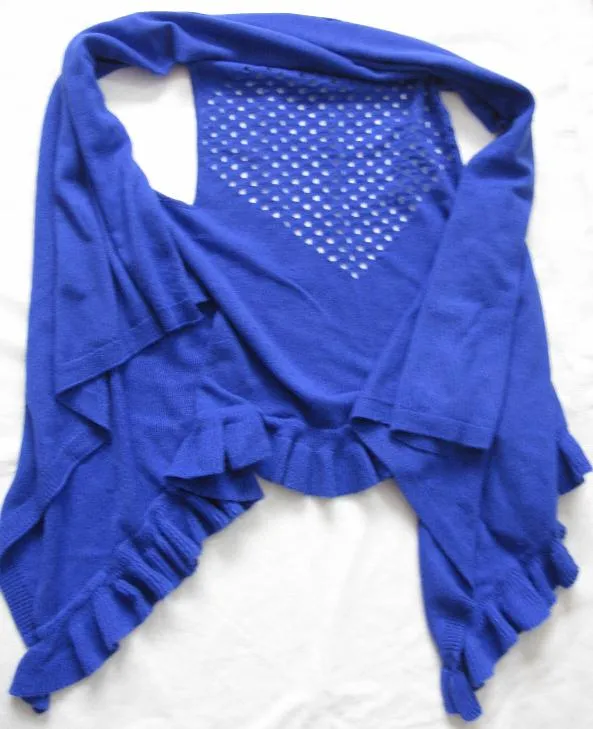 10% Cashmere 90% Wool Knit Cape