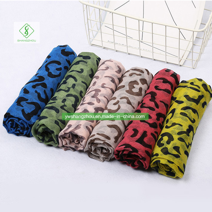 100% Viscose Fashion Lady Scarf 2021 Retro Leopard Printed Shawl