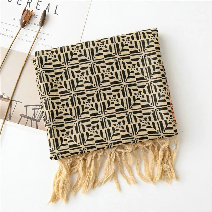 Bohemia Ethnic Artsy Scarf Boho Geometry Contrast Color Elegant Shawl Long Tassels Warm Hijab Twill Cotton Flora Printing Scarf for Spring and Autumn