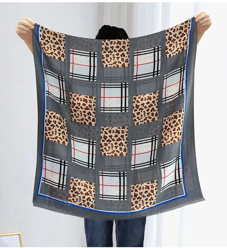 Checks & Leopard Printed Wholesale Distributor Women Spring Beach Scarves Fashion Design Lady Elegant Luxury Head Wrap Long Scarf for Ladies Accessories