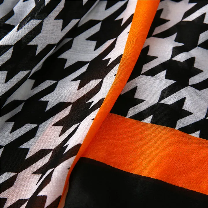 Fashion Classic Houndstooth Scarf Swallow Grid Shawl Hound Tooth Check Hijab Dog Tooth Muffler Tassels Black White Contrast Color Scarf for Spring Autumn
