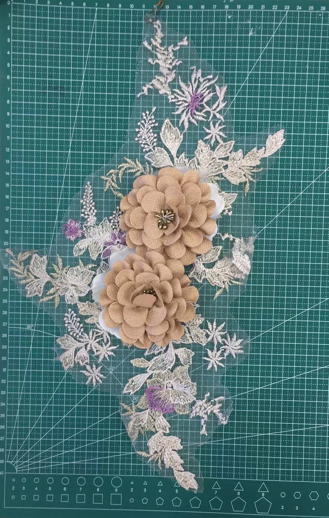 Handmade Large Big Size Lace Appliques and Patches 3D Flower Beaded Embroidery Patches with Crystal Rhinestone