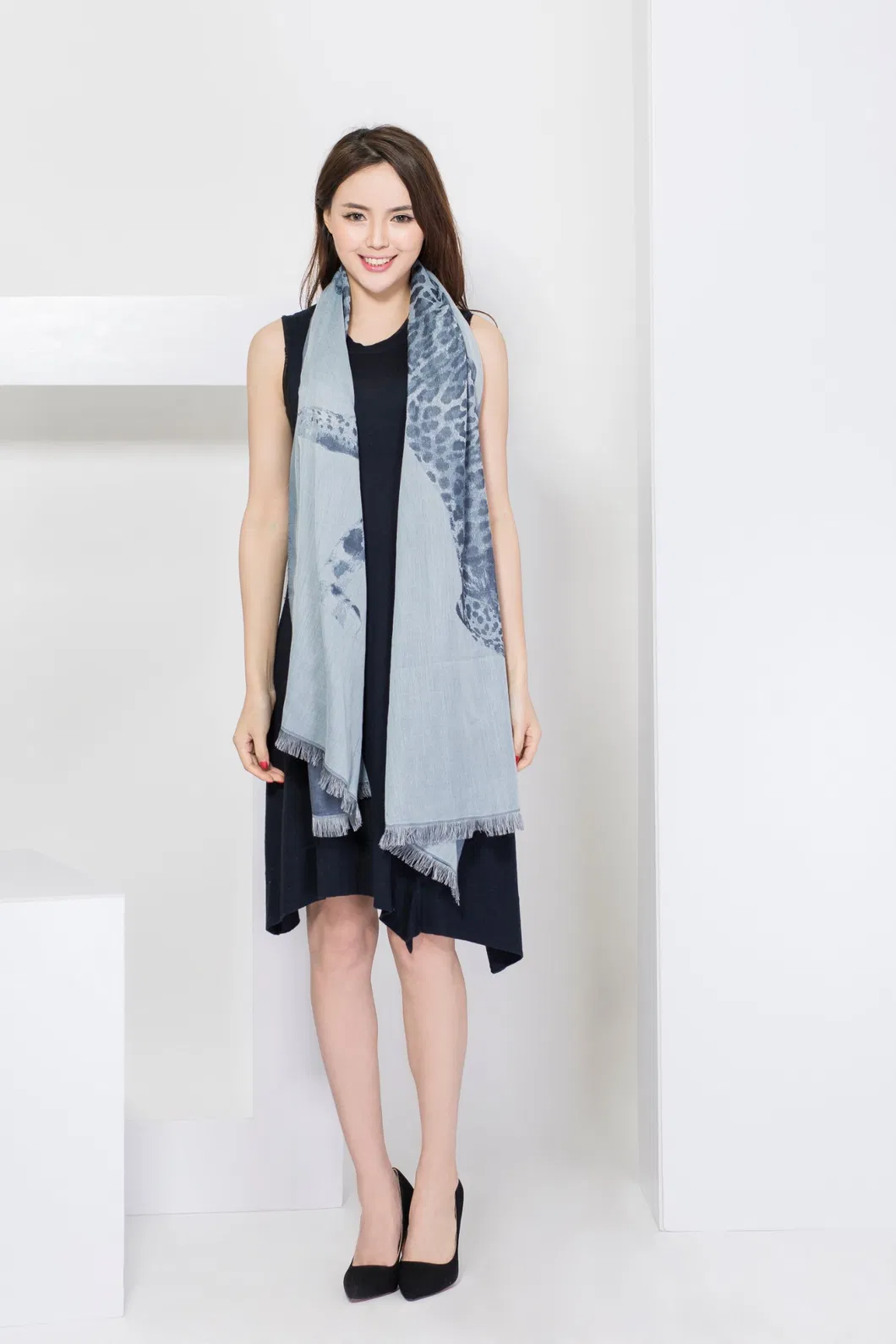 Ladies Fashion Merino-Wool & Lurex Spinned Luxe Glittering Long Scarf