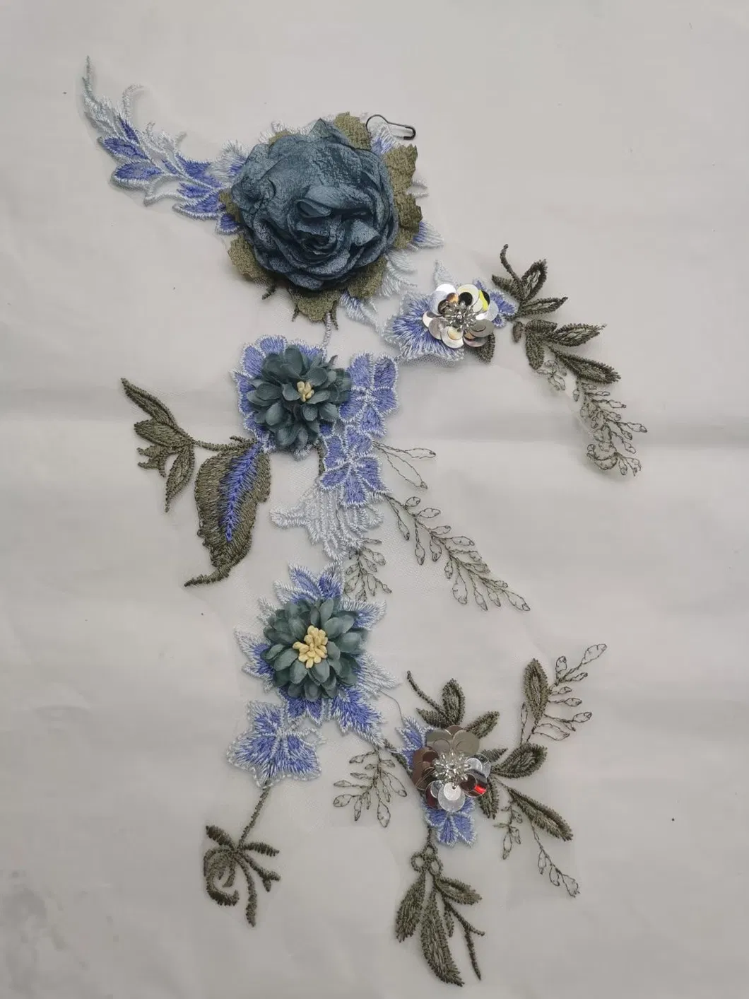 New Style Wholesale Sew on Flower Lace Embroidery Beaded Patch with Sequins for Clothing Accessories