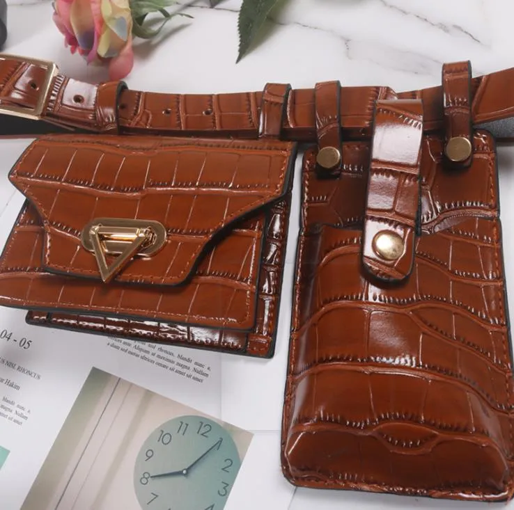 Women′s Crocodile-Print Small Black Fanny Pack Stylish Versatile Belt